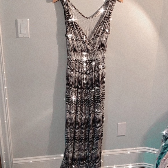 Dresses - Picture 15 of 16